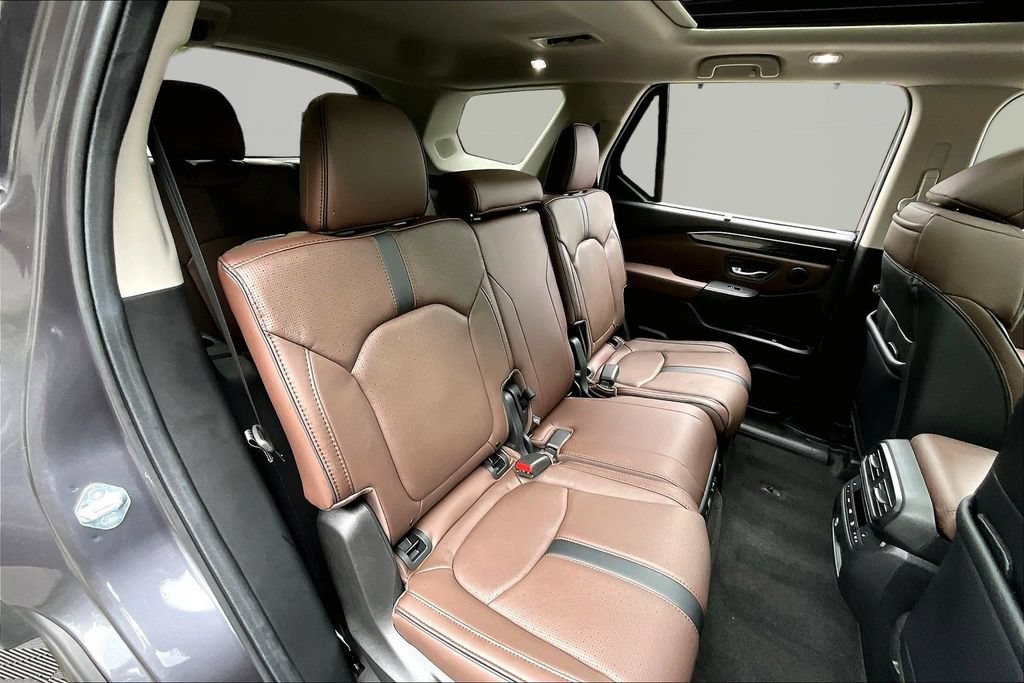 Used 2025 Honda Pilot Elite image 19