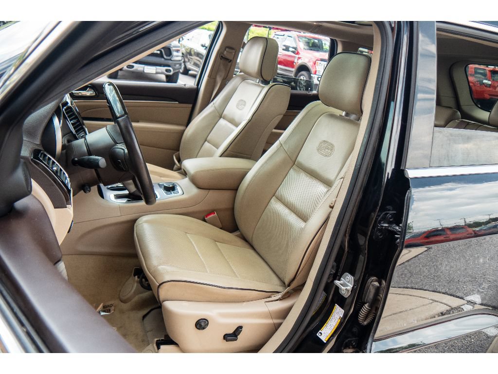 Used 2020 Jeep Grand Cherokee Overland AWD/4WD image 13