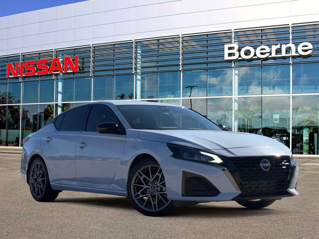 Used 2024 Nissan Altima 2.0 SR image 1