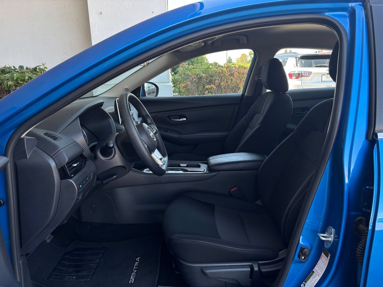 Used 2025 Nissan Sentra SV FWD image 25