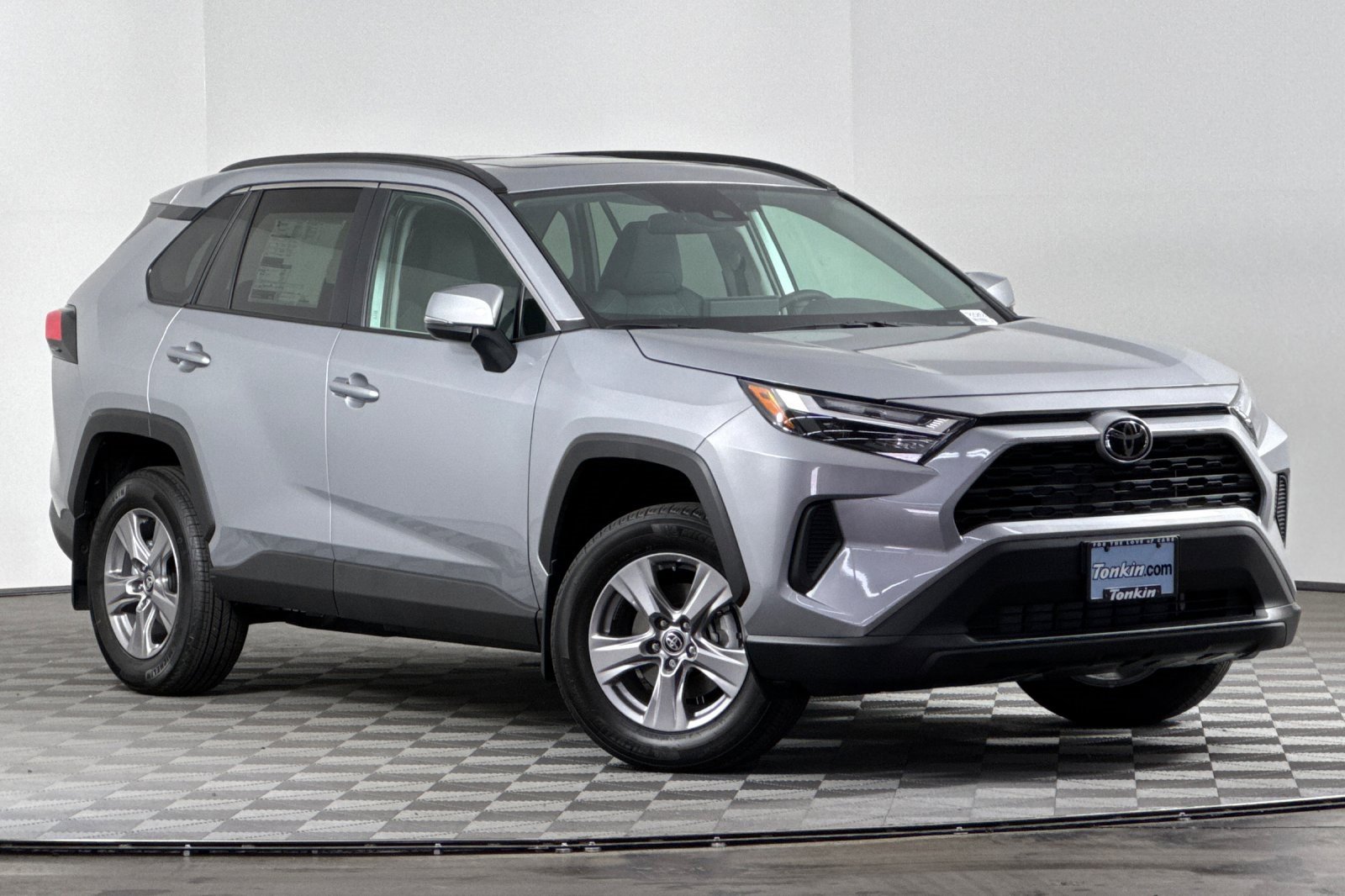New 2025 Toyota RAV4 XLE image 2