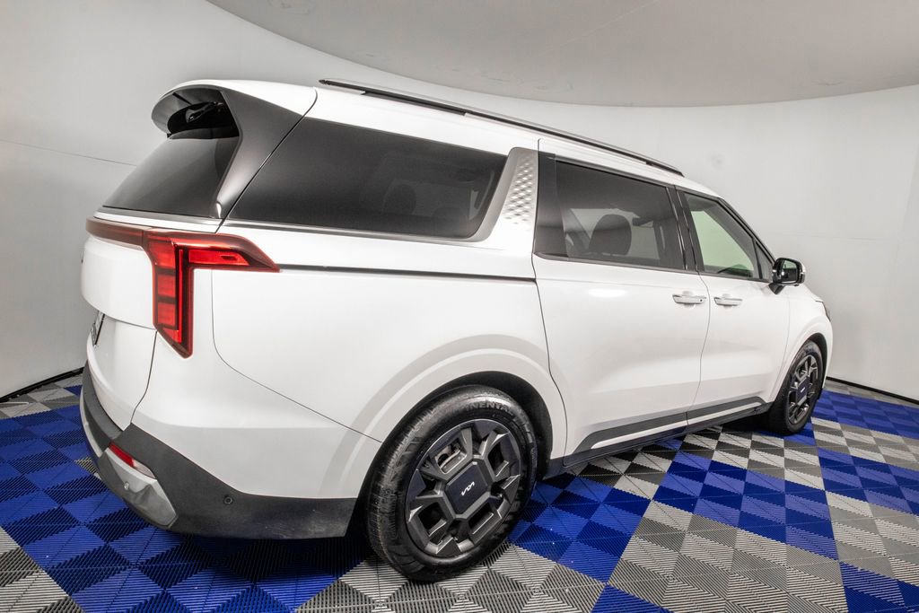 Used 2025 Kia Carnival SX FWD image 5