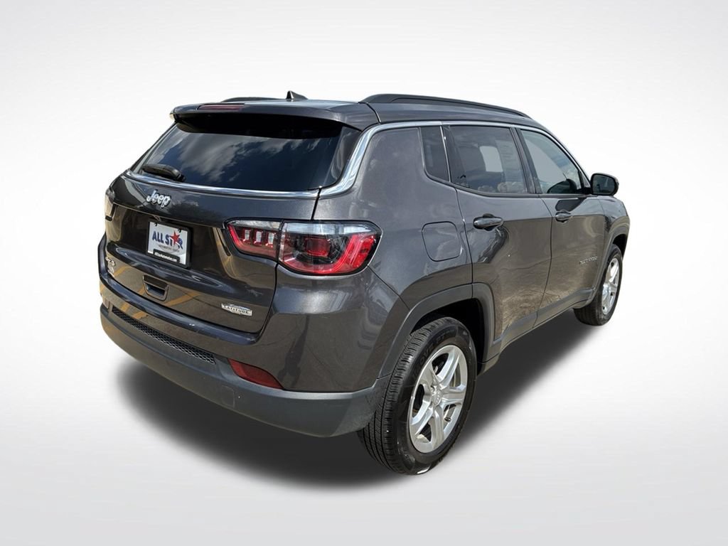 Used 2024 Jeep Compass Latitude AWD/4WD image 6