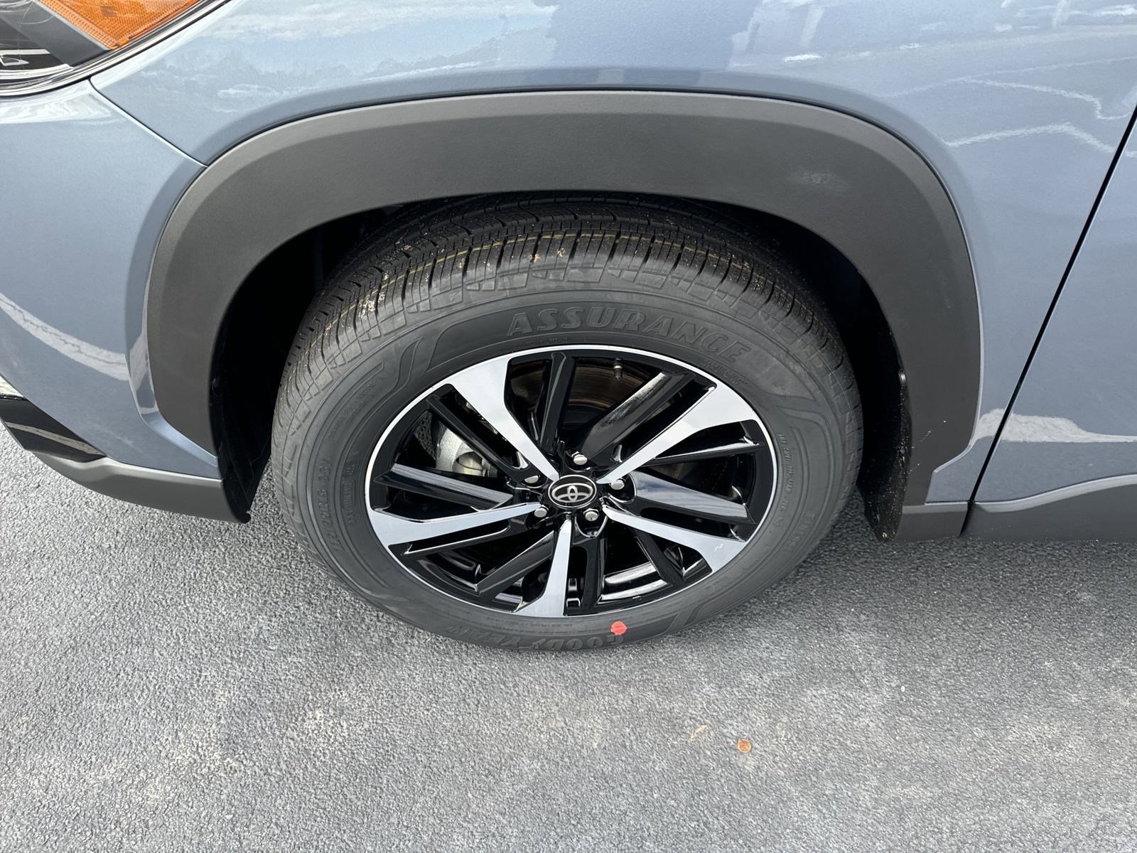 New 2025 Toyota Corolla Cross AWD Hybrid w/ Convenience Package image 9