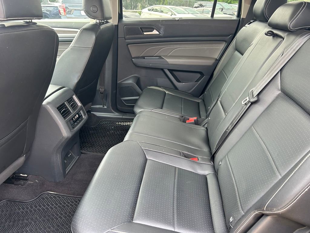 Used 2021 Volkswagen Atlas SEL AWD/4WD image 17