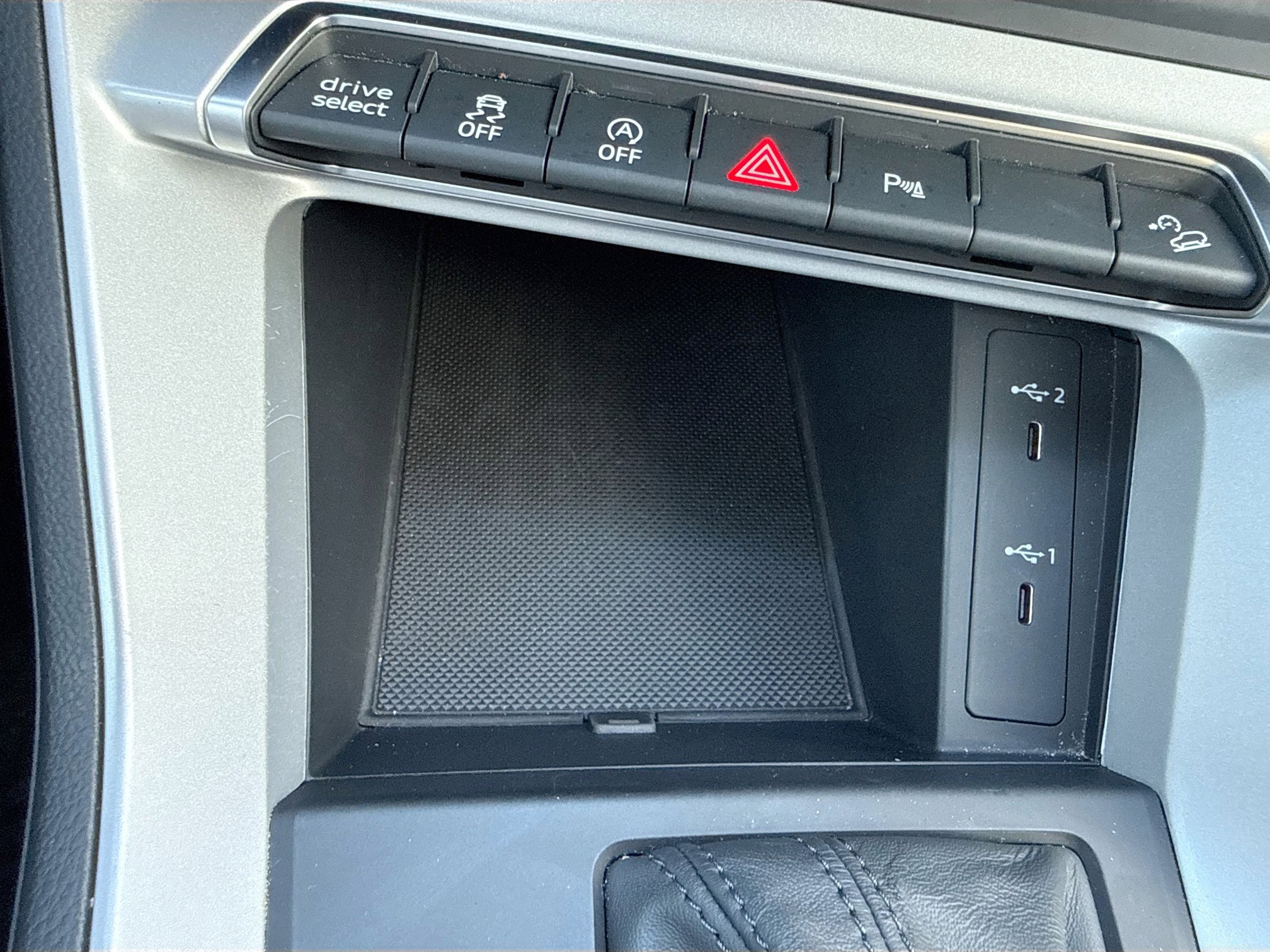 Used 2025 Audi Q3 2.0T Premium image 30