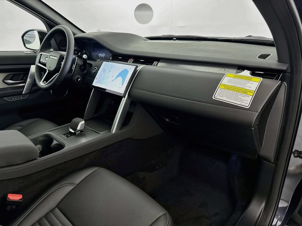 New 2026 Land Rover Discovery Sport Landmark AWD/4WD image 30