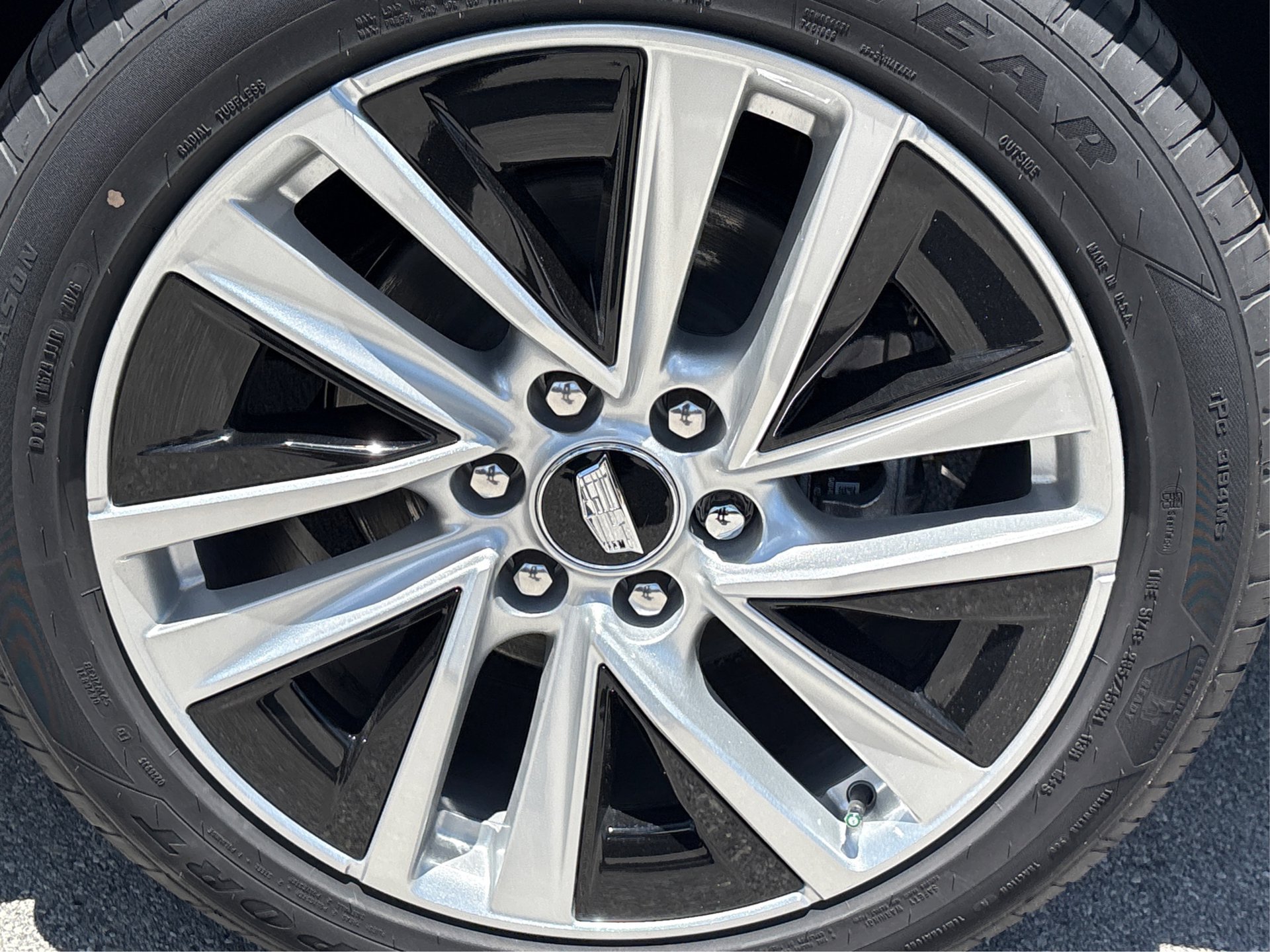 New 2027 Cadillac Vistiq Luxury AWD/4WD image 13