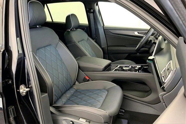 New 2026 Volkswagen Atlas Cross Sport SEL Premium R-Line image 9