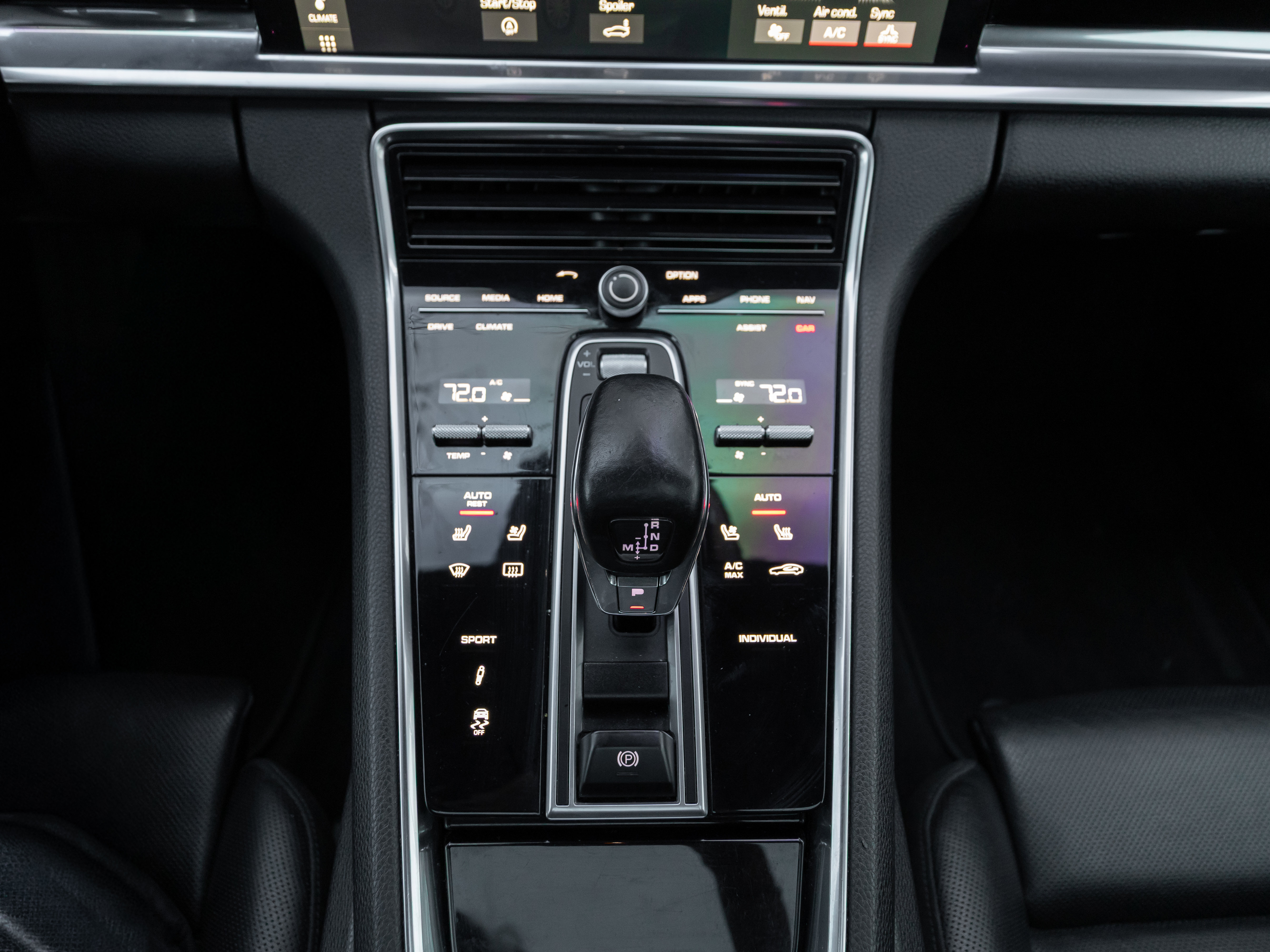 Used 2017 Porsche Panamera image 69