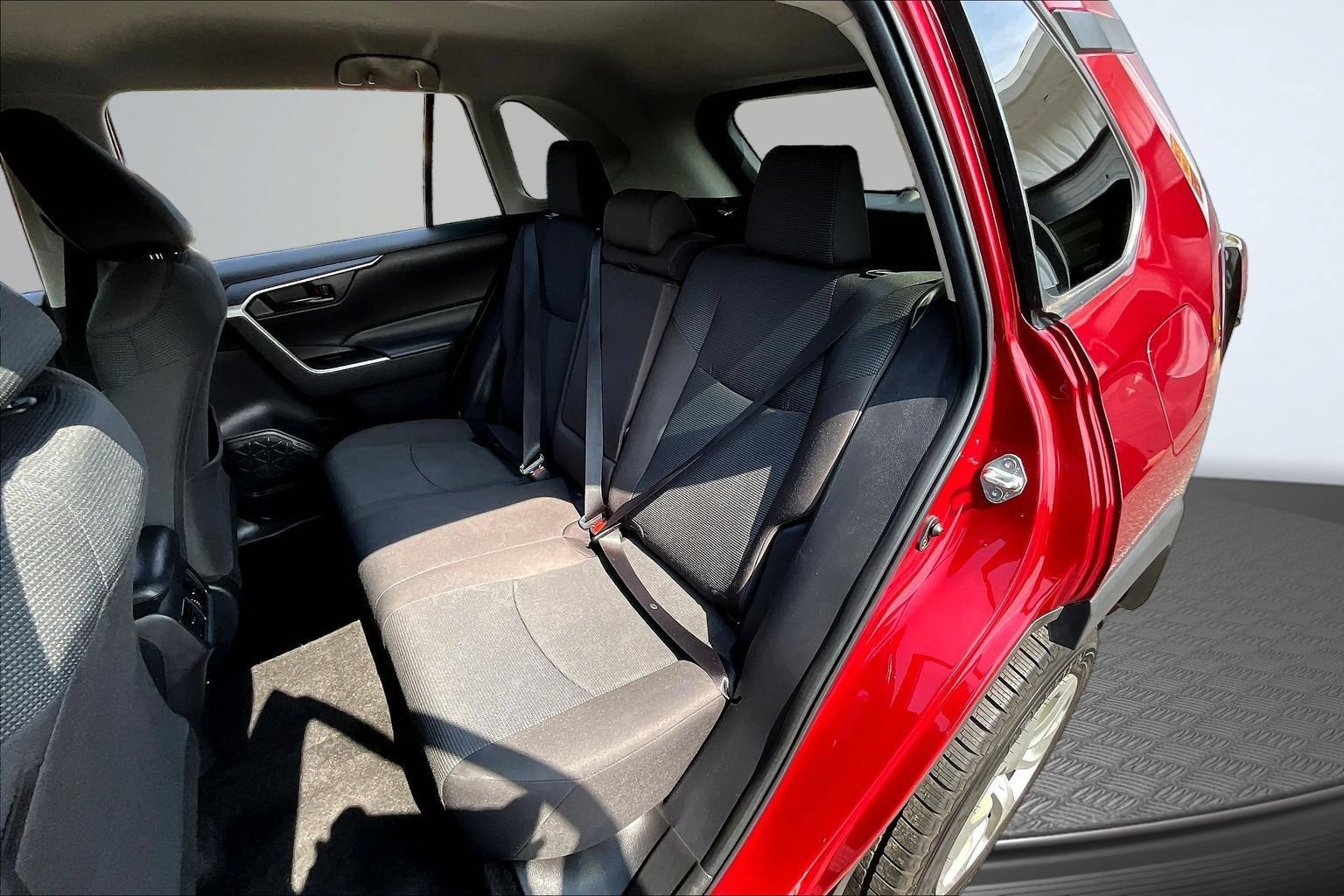 Used 2022 Toyota RAV4 LE FWD image 19