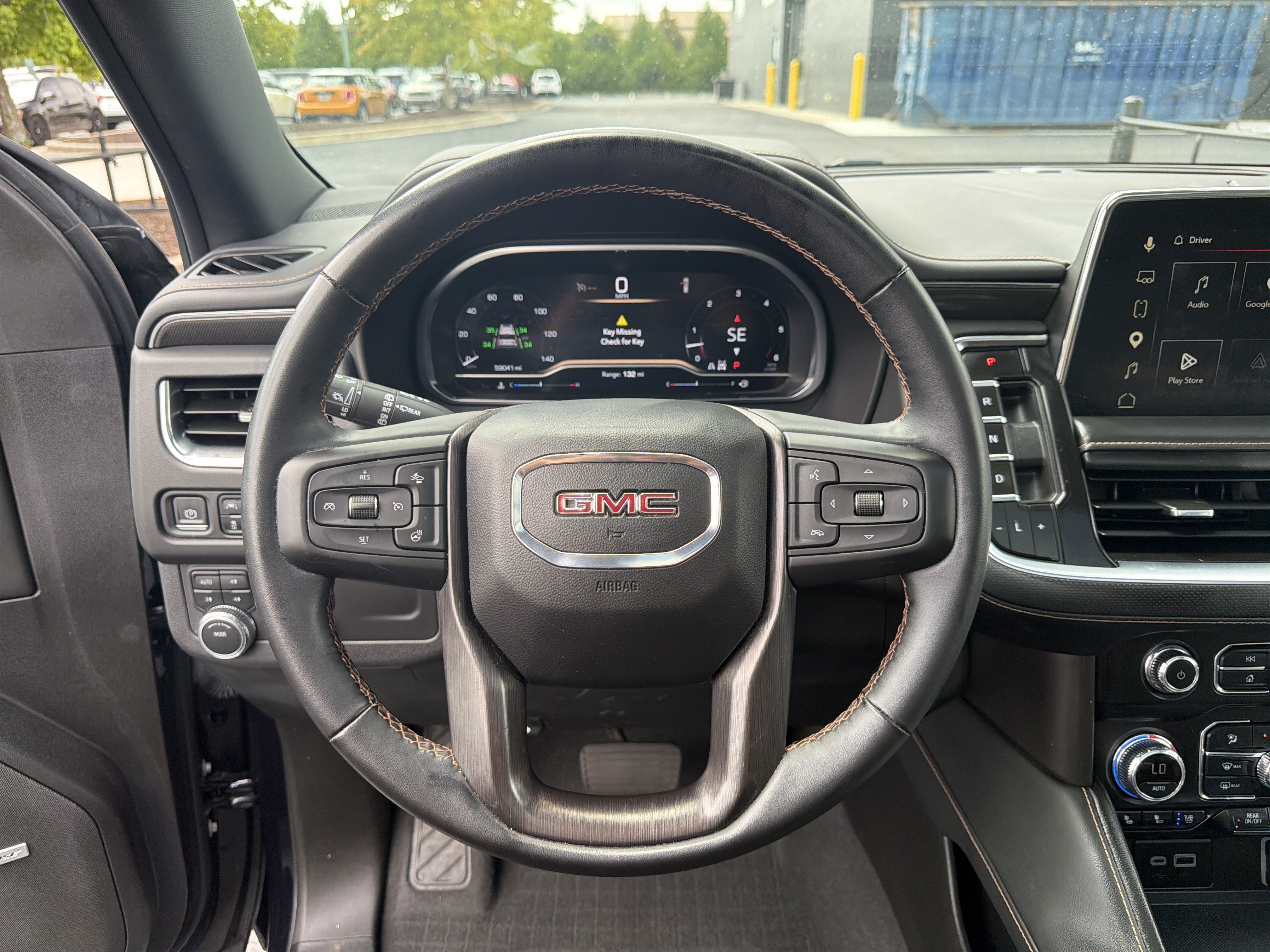 Used 2023 GMC Yukon AT4 w/ AT4 Premium Package AWD/4WD image 12