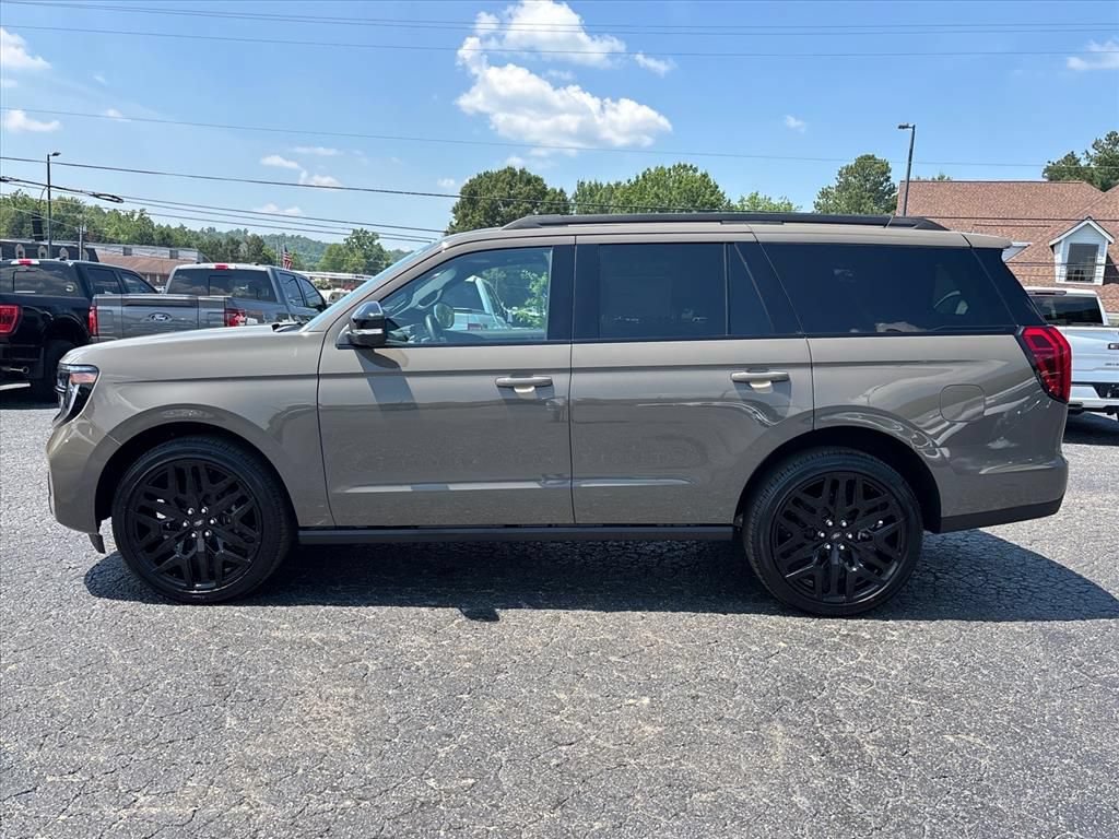 New 2027 Ford Expedition Platinum w/ Stealth Performance Package AWD/4WD image 4