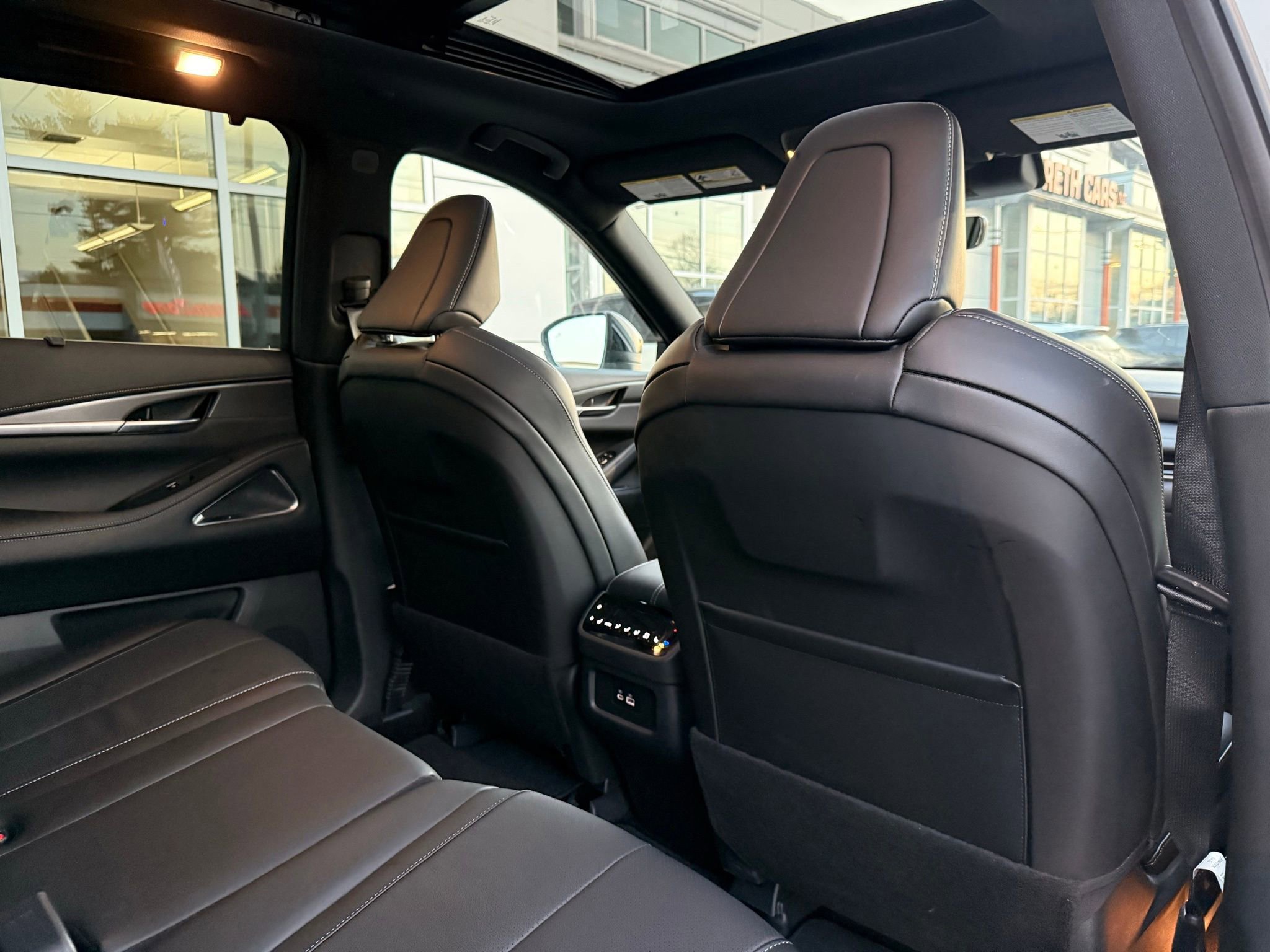 Used 2025 INFINITI QX60 Luxe w/ Black Edition image 29