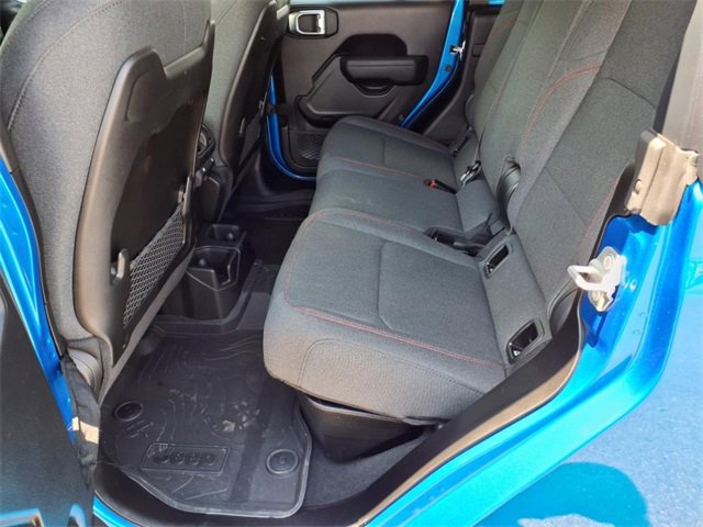 Used 2024 Jeep Gladiator Rubicon w/ Technology Group image 12