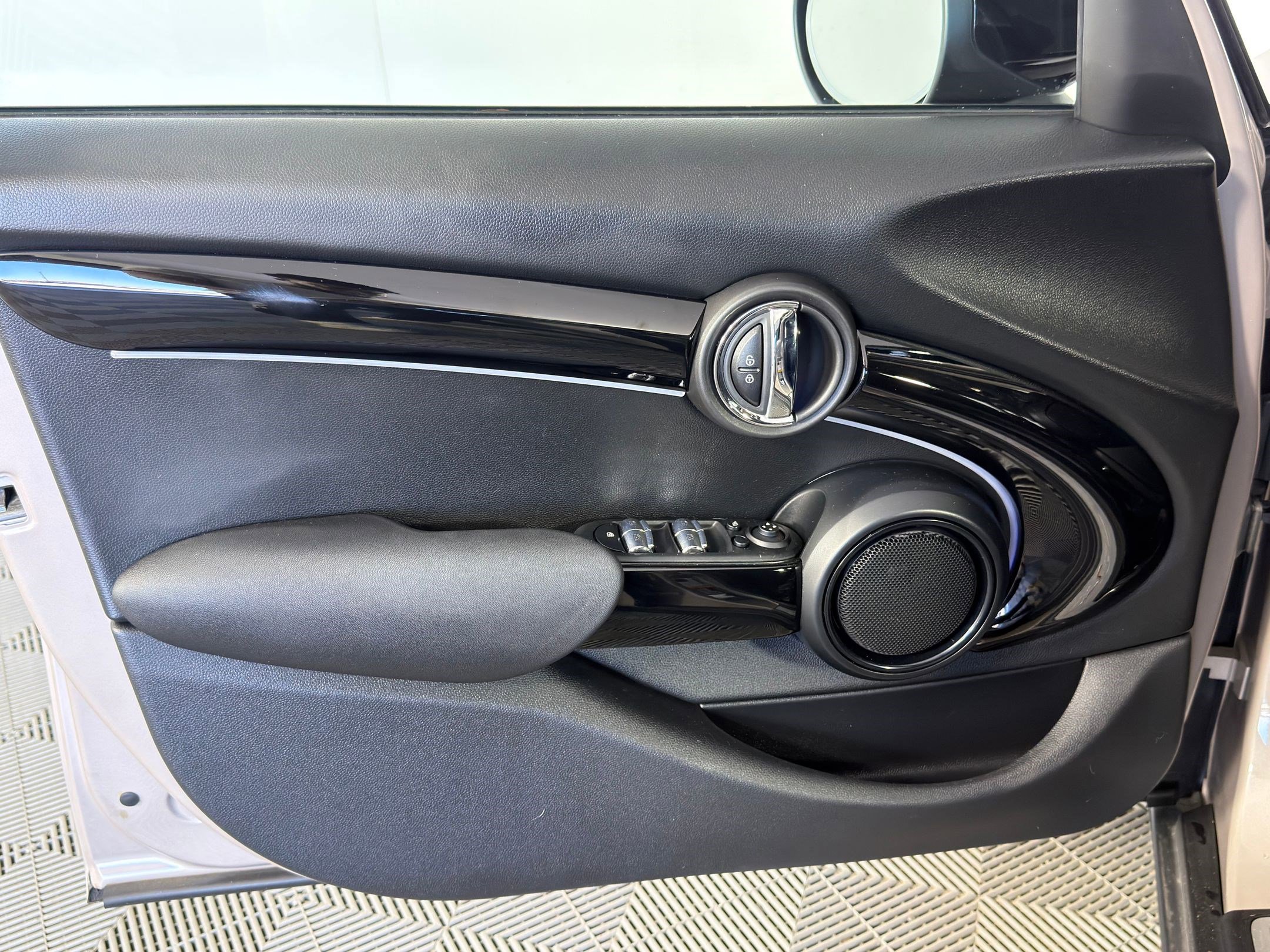 Certified 2023 MINI Cooper S image 11