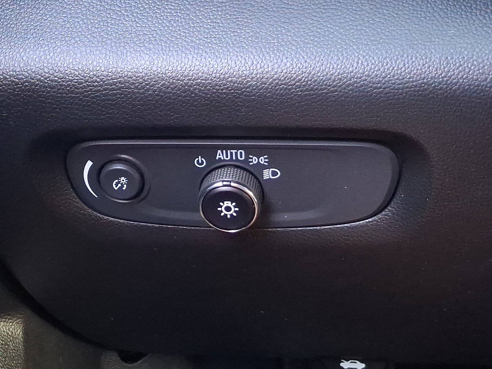 Used 2023 Chevrolet Traverse RS w/ LPO, Floor Liner Package AWD/4WD image 25