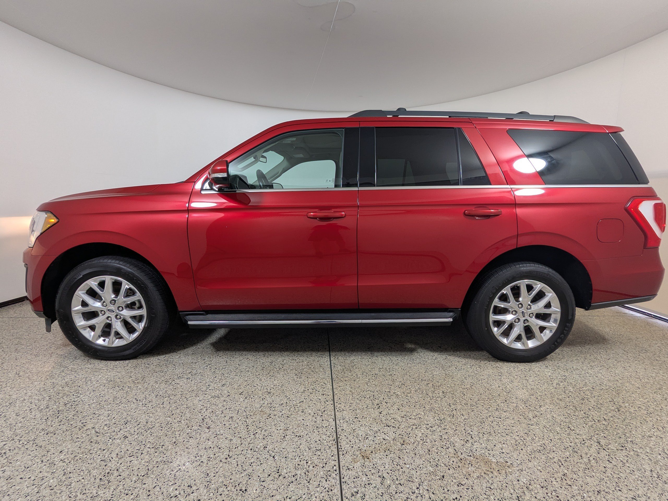 Used 2021 Ford Expedition XLT RWD image 4