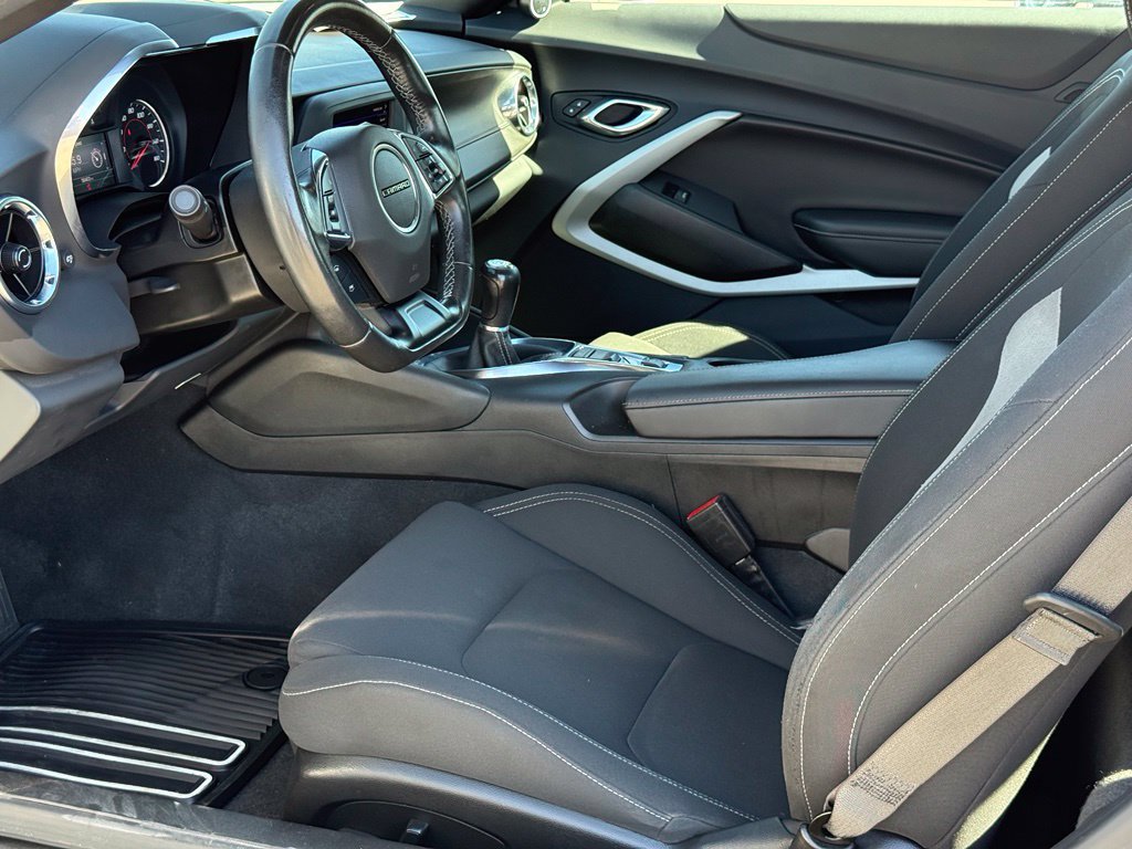 Used 2023 Chevrolet Camaro LT RWD image 6