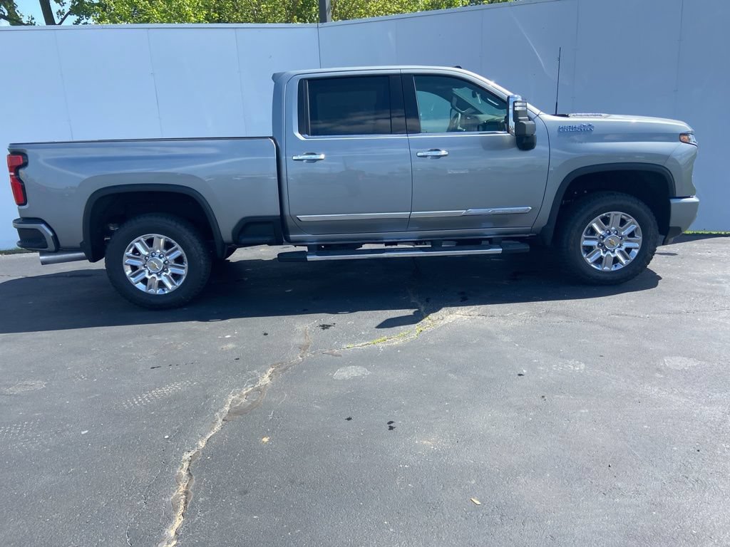 New 2025 Chevrolet Silverado 2500 High Country w/ Technology Package AWD/4WD image 2