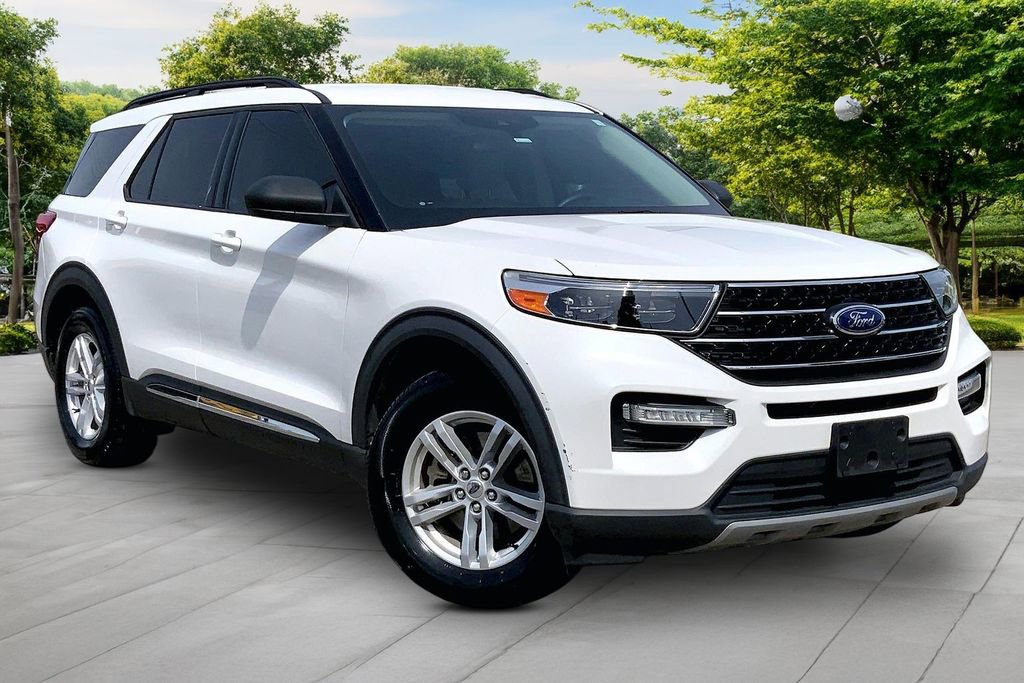 Used 2020 Ford Explorer XLT w/ Equipment Group 202A RWD image 3