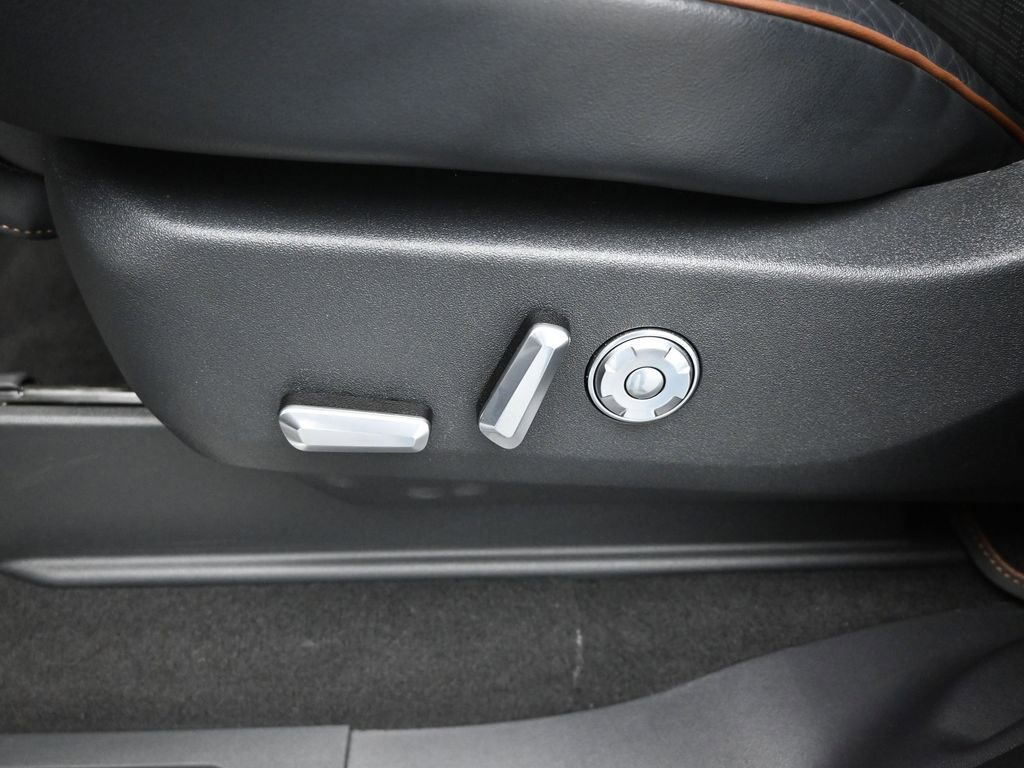 Used 2025 Lincoln Navigator Black Label image 18