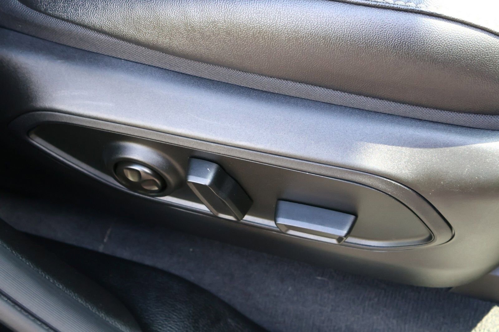 Used 2023 Jeep Grand Cherokee Limited image 29