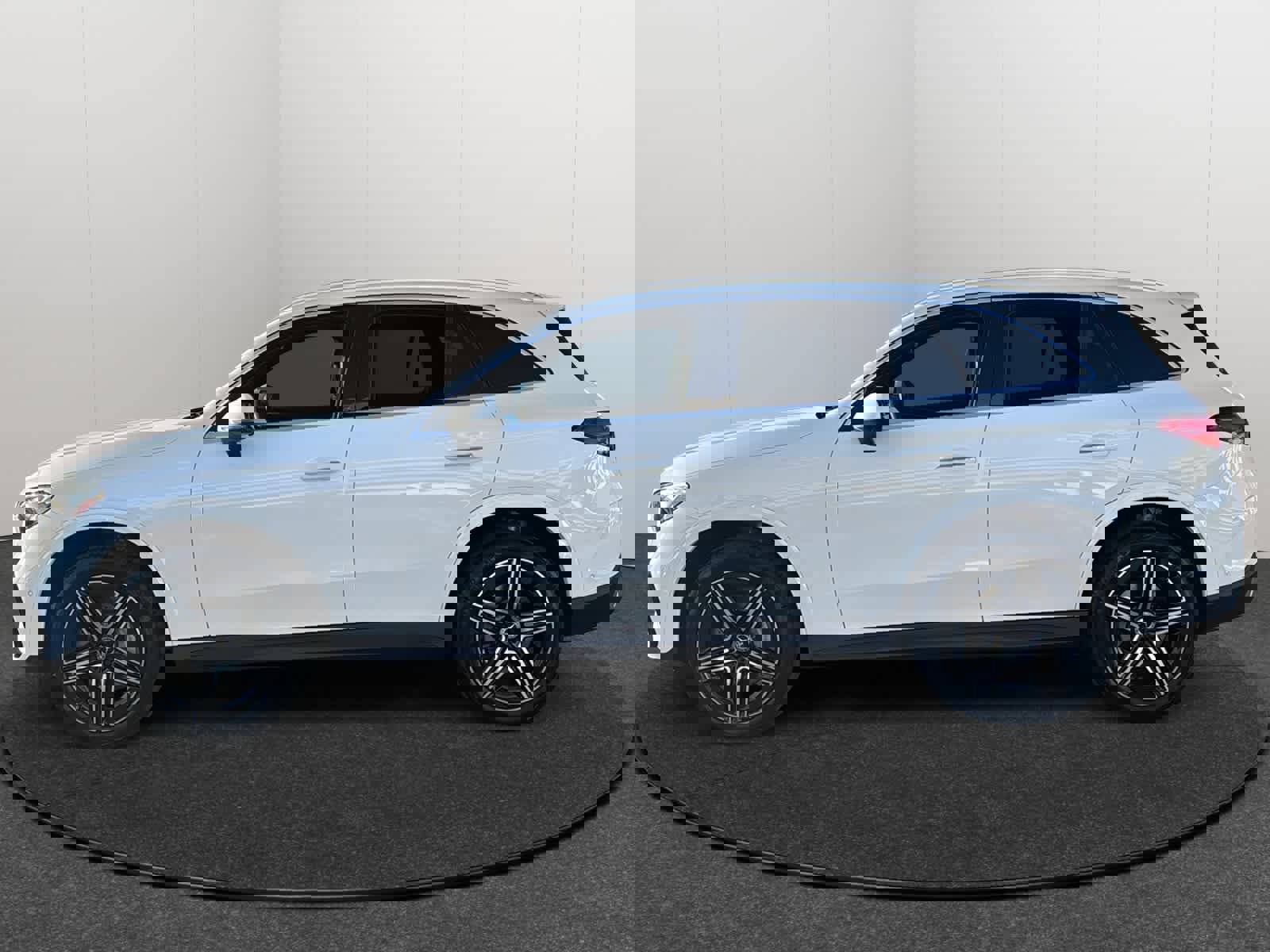 New 2026 Mercedes-Benz GLC 300 4MATIC image 3