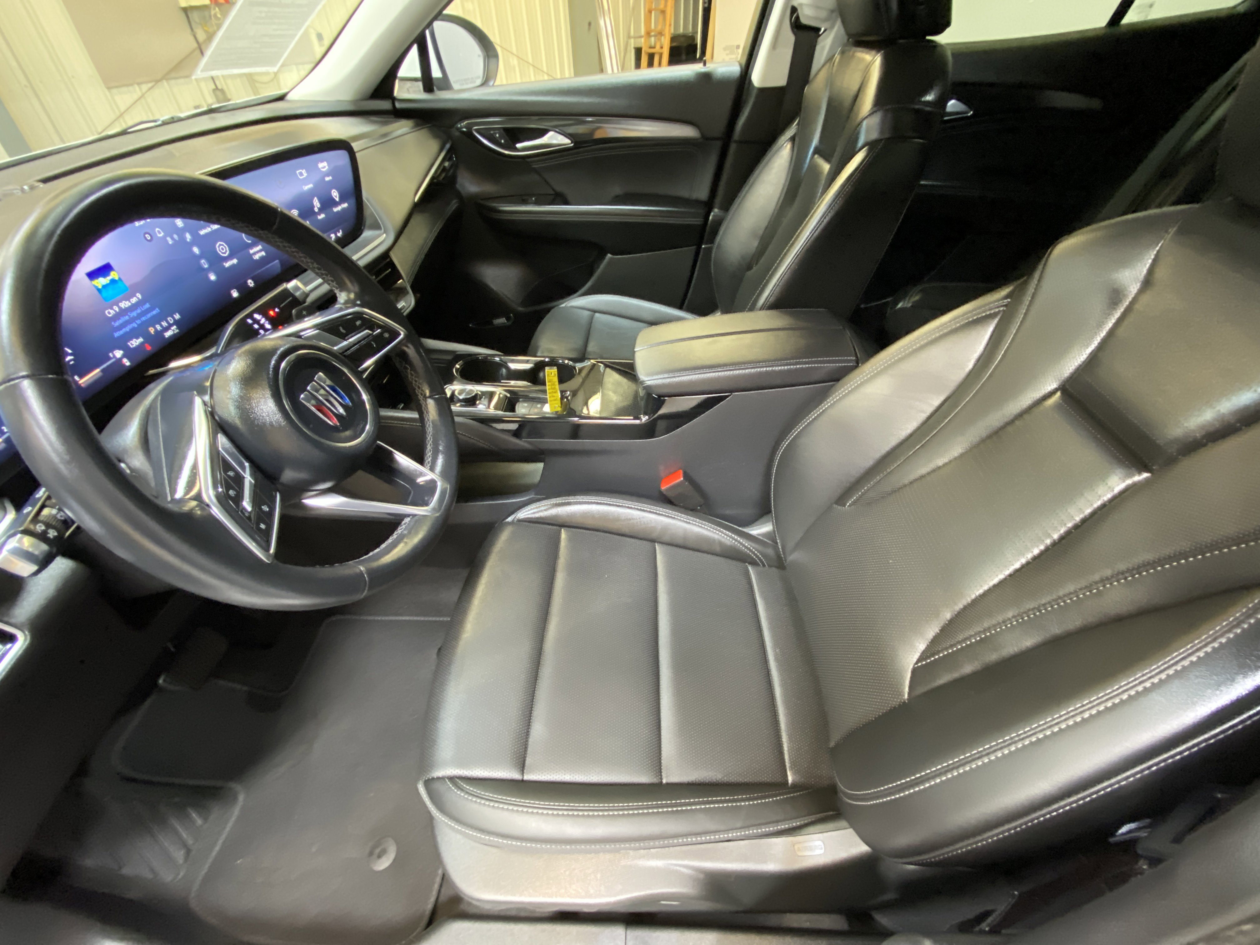 Used 2025 Buick Envision Preferred image 22