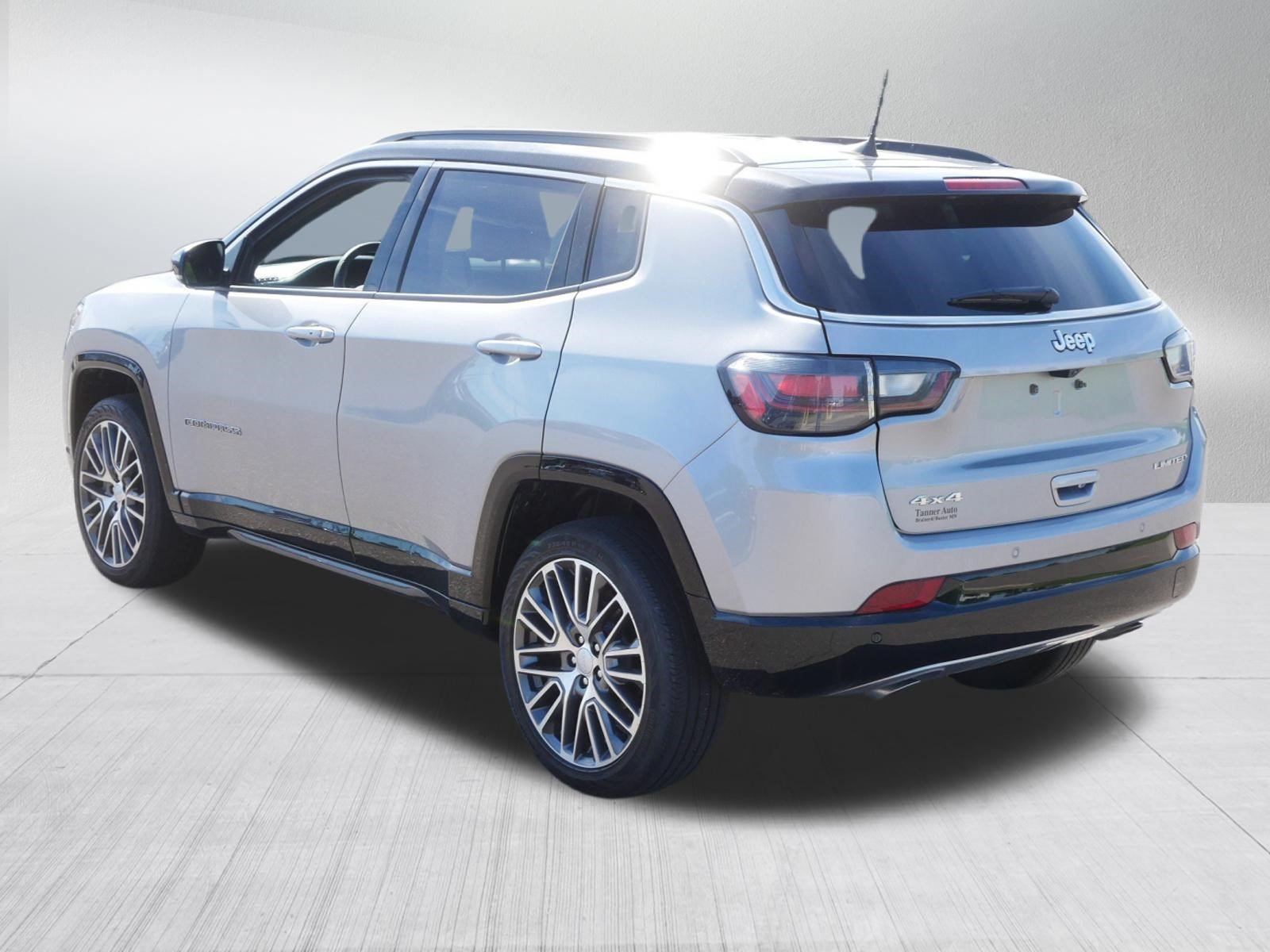 Used 2023 Jeep Compass Limited w/ Elite Group AWD/4WD image 5