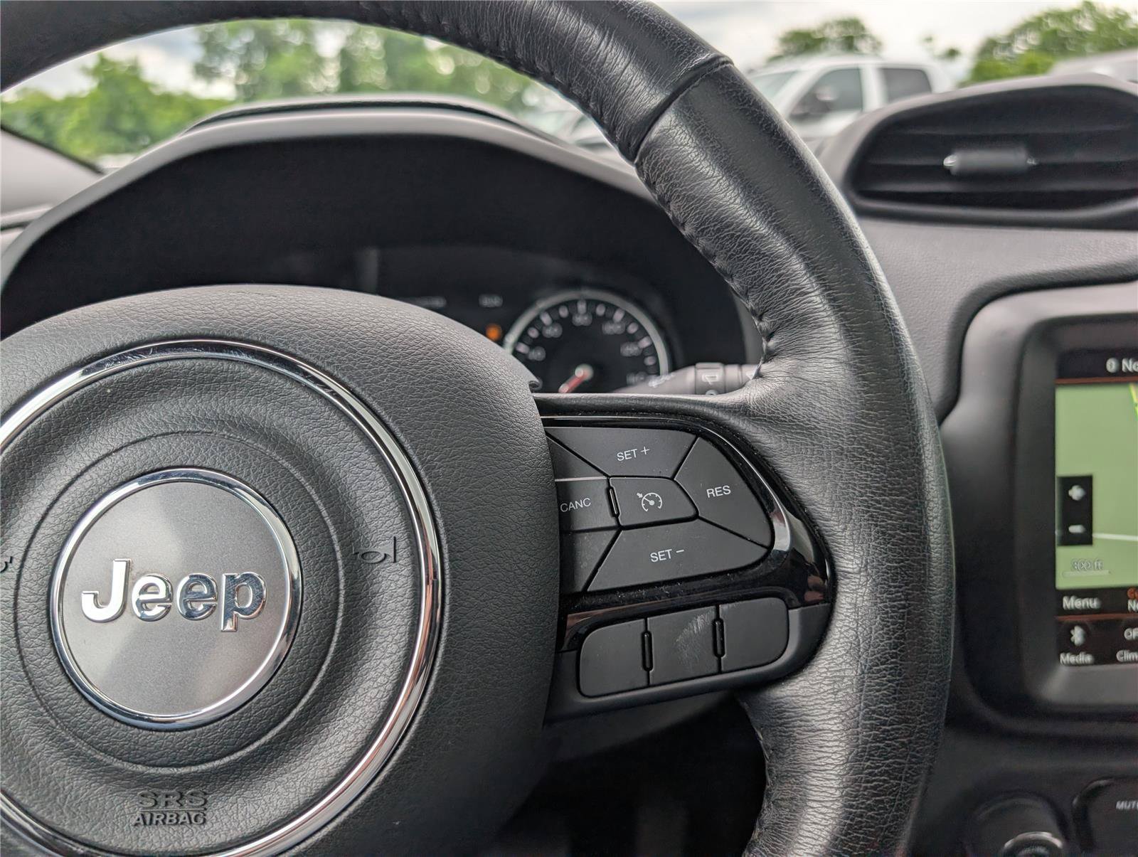 Used 2022 Jeep Renegade Altitude w/ Sun/Sound Group AWD/4WD image 24