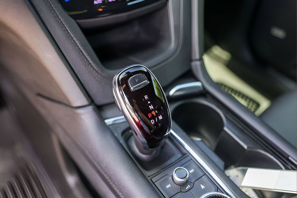 Certified 2022 Cadillac XT5 Premium Luxury w/ LPO, Floor Liner Package image 19