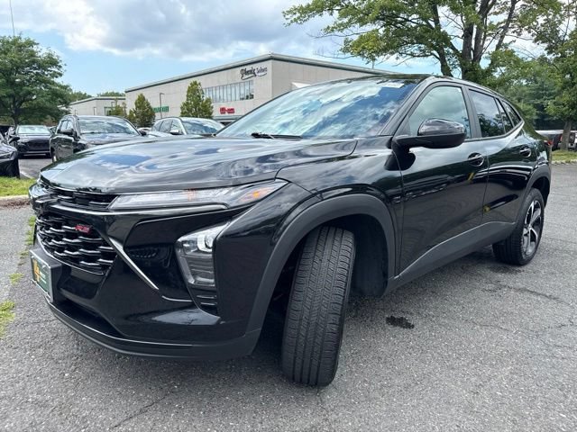 Used 2024 Chevrolet Trax RS w/ Driver Confidence Package FWD image 3