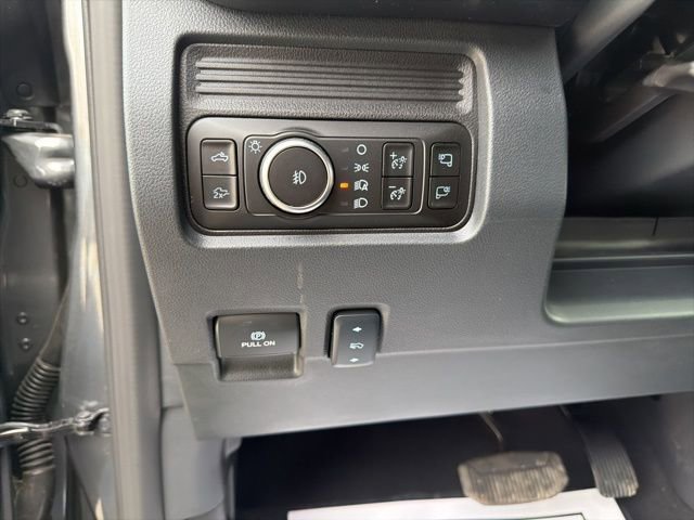 New 2026 Ford F250 Lariat w/ Black Appearance Package image 17