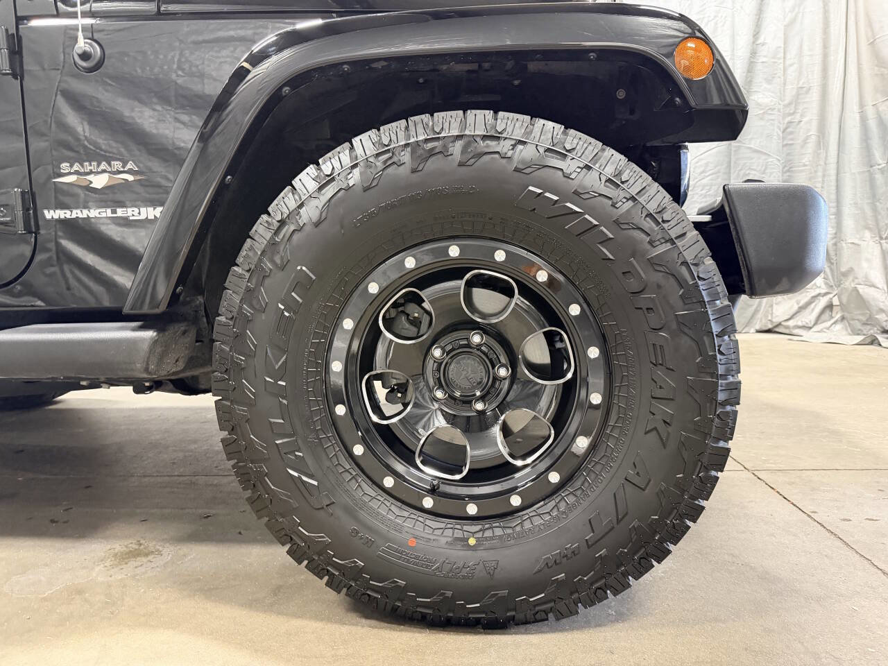 Used 2018 Jeep Wrangler Sahara w/ Connectivity Group image 2