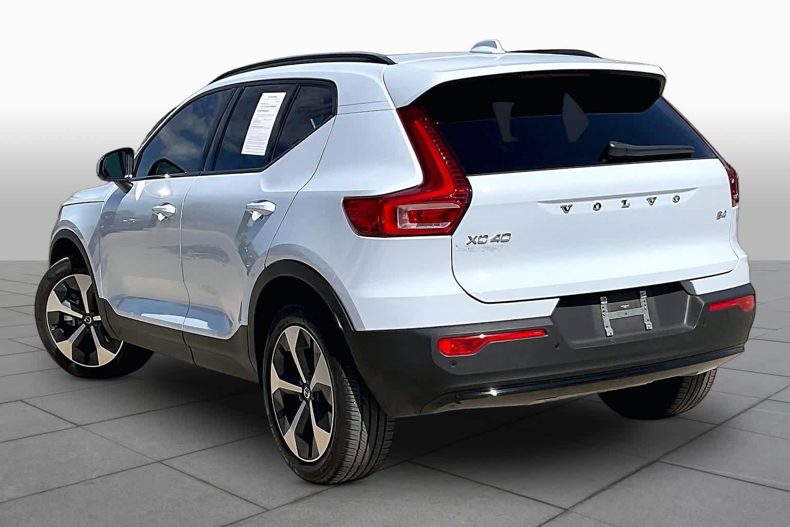 Used 2026 Volvo XC40 B4 Core FWD image 13