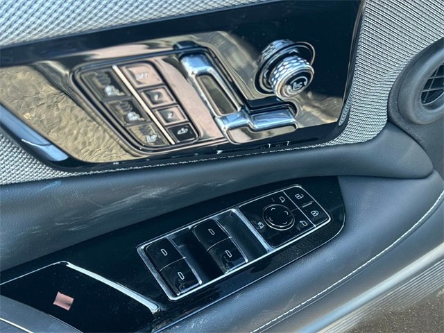 New 2026 Cadillac Optiq Luxury 2 image 28