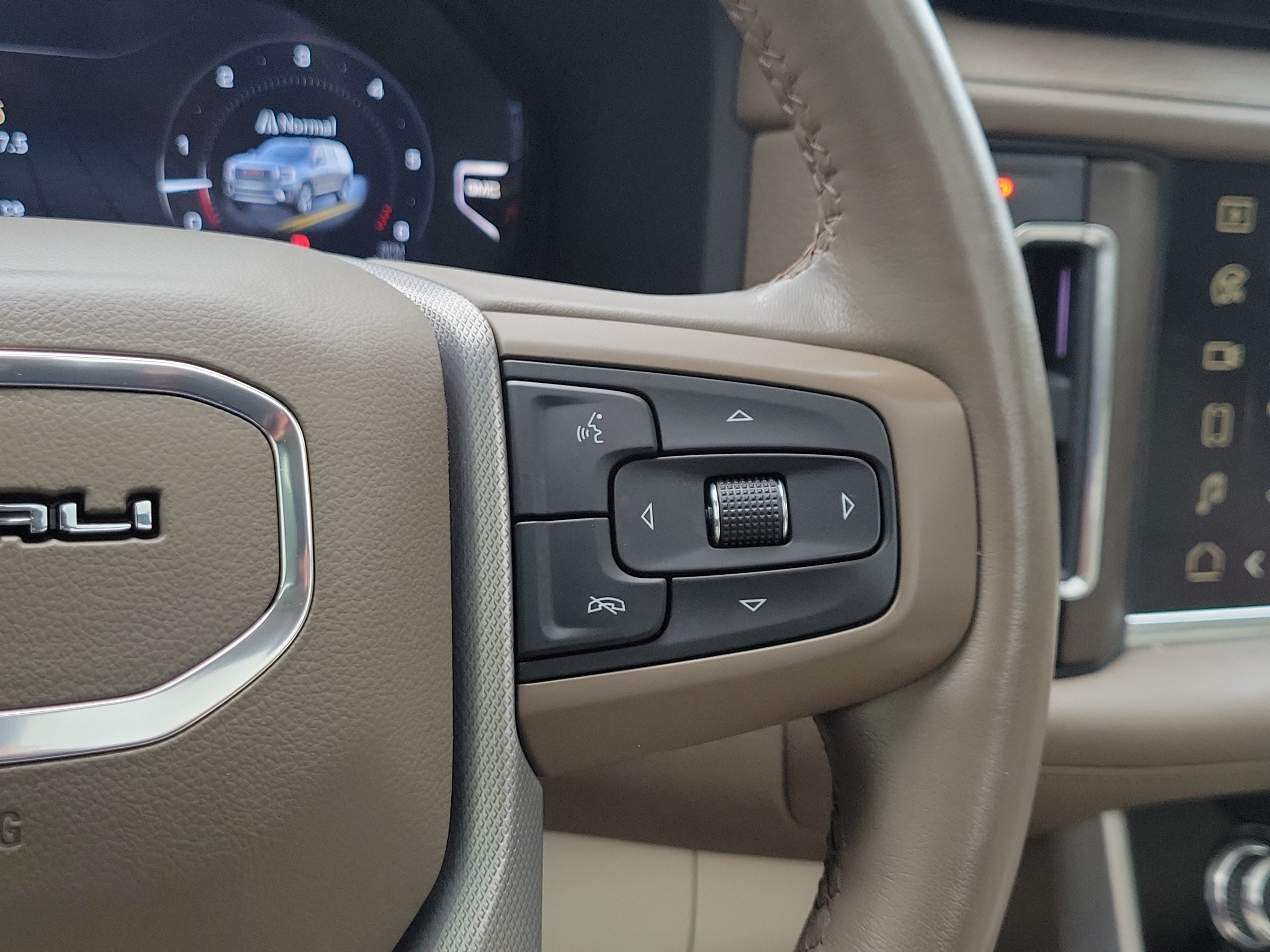 Used 2023 GMC Yukon Denali w/ Denali Reserve Package RWD image 28