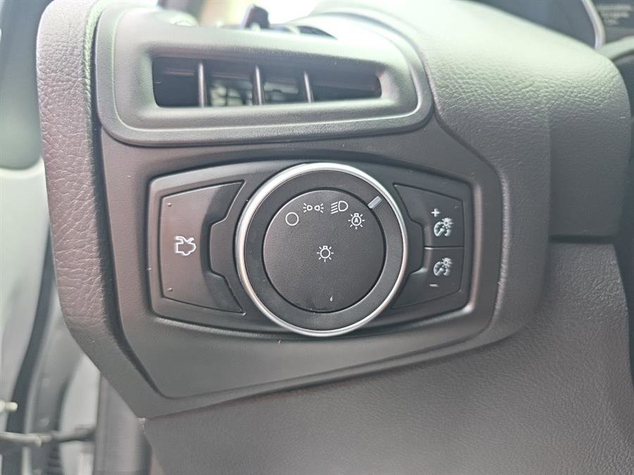 Used 2018 Ford Focus SE image 24