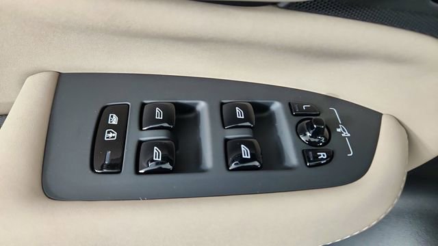 New 2026 Volvo XC90 T8 Plus w/ Protection Package AWD/4WD image 10