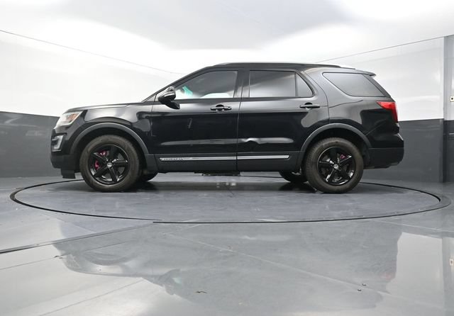 Used 2017 Ford Explorer XLT AWD/4WD image 36
