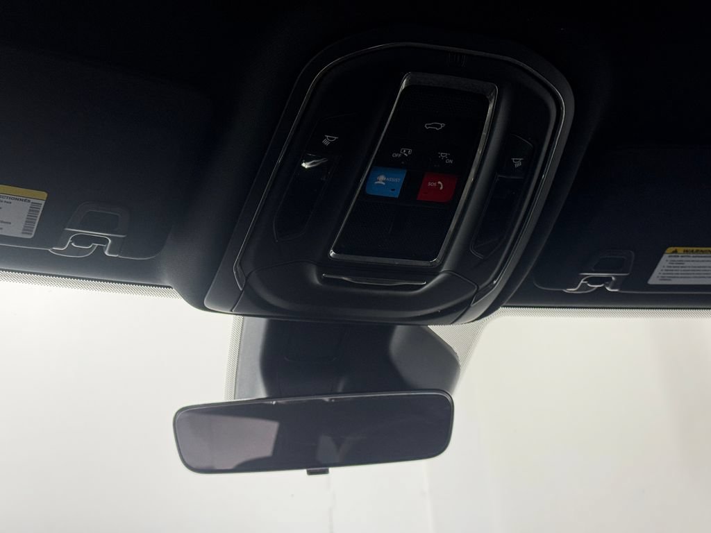 Used 2025 Jeep Grand Cherokee Altitude AWD/4WD image 30