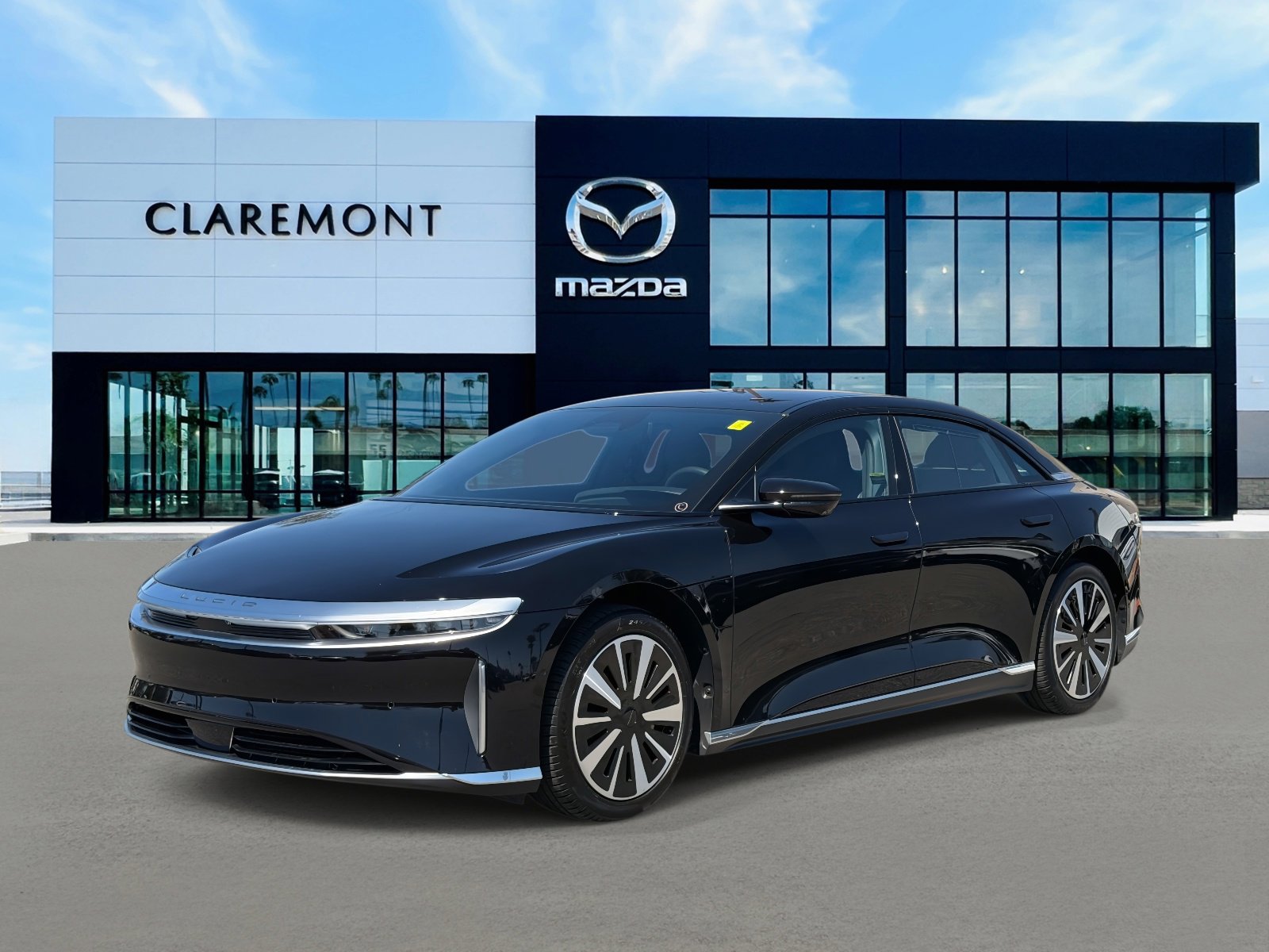 Used 2024 Lucid Air Touring image 3