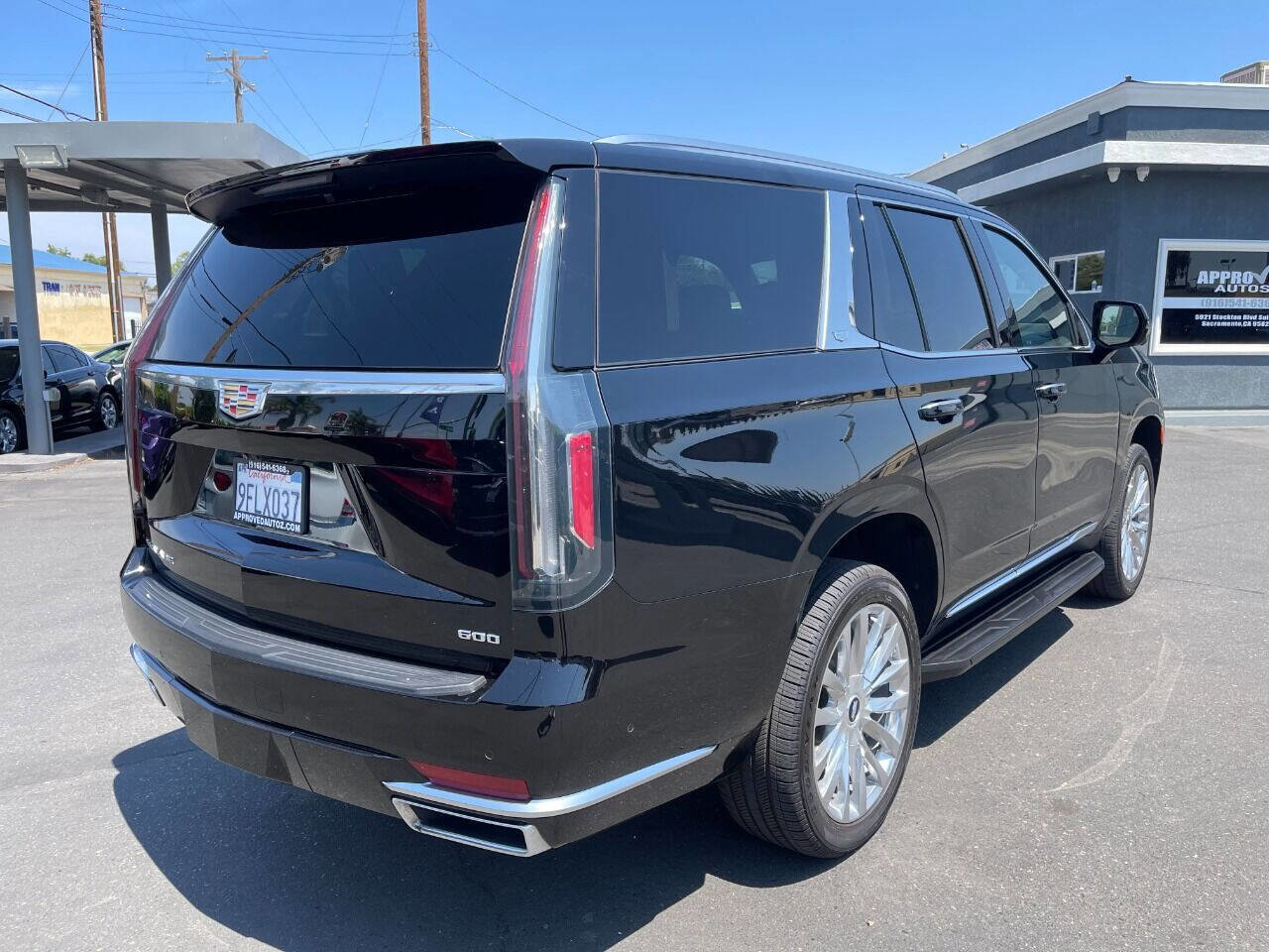 Used 2021 Cadillac Escalade Premium Luxury RWD image 7