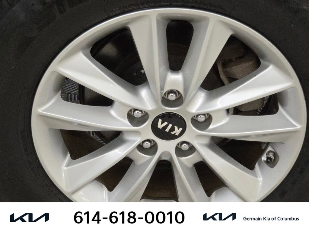 Certified 2019 Kia Sorento LX w/ LX Convenience Package image 13