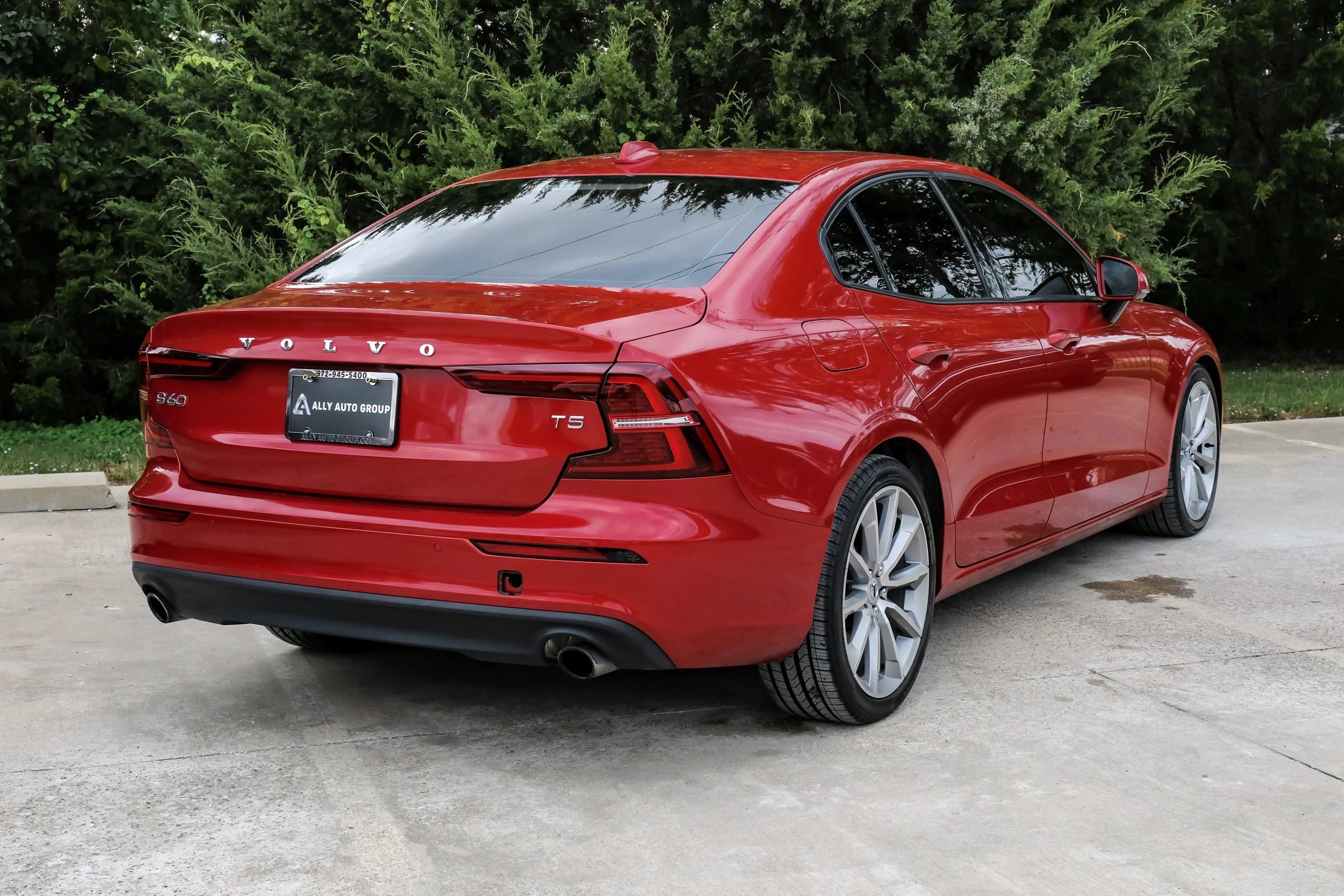 Used 2020 Volvo S60 T5 Momentum FWD image 9