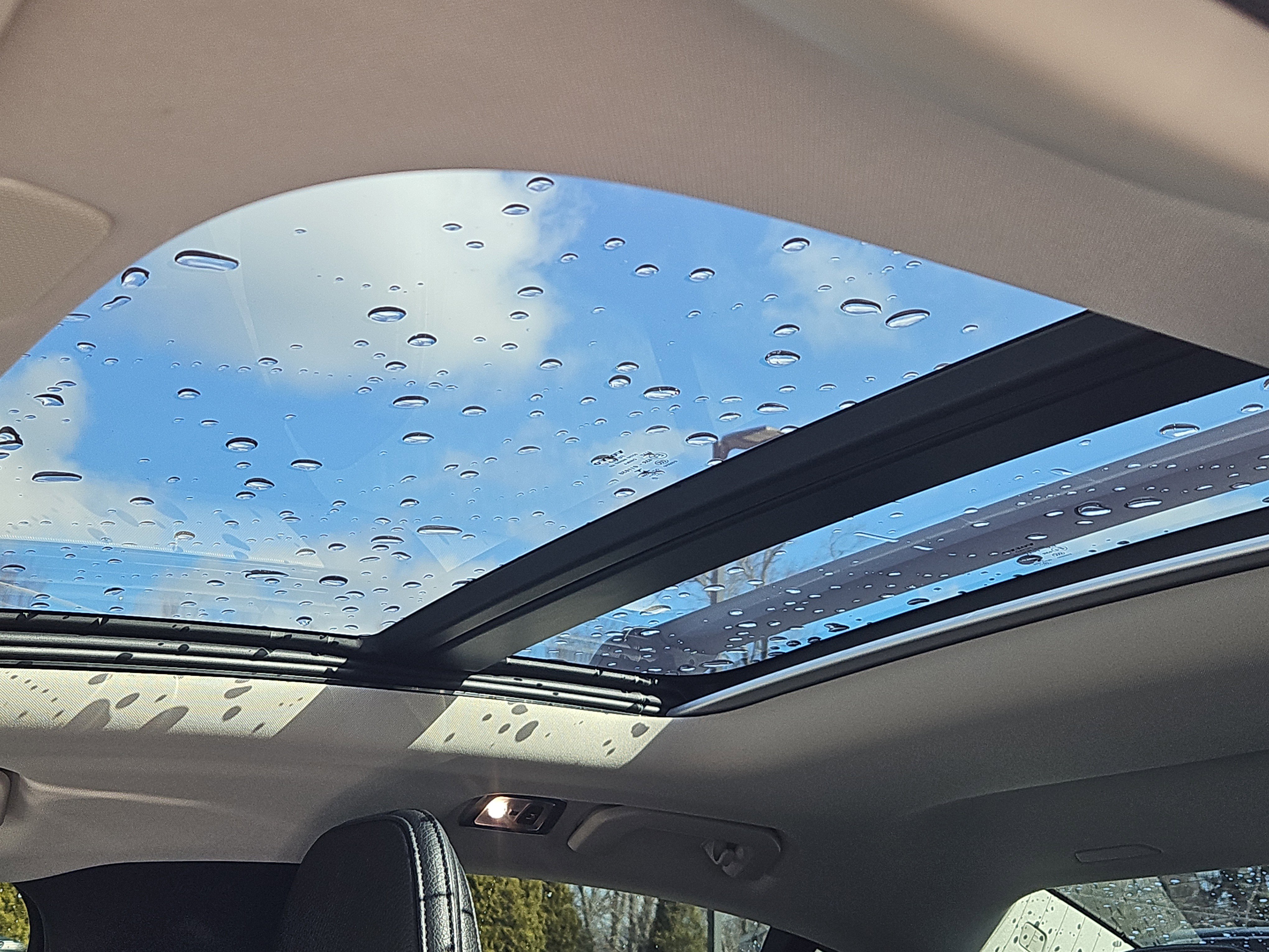 Used 2022 Volvo S60 T8 Inscription image 8