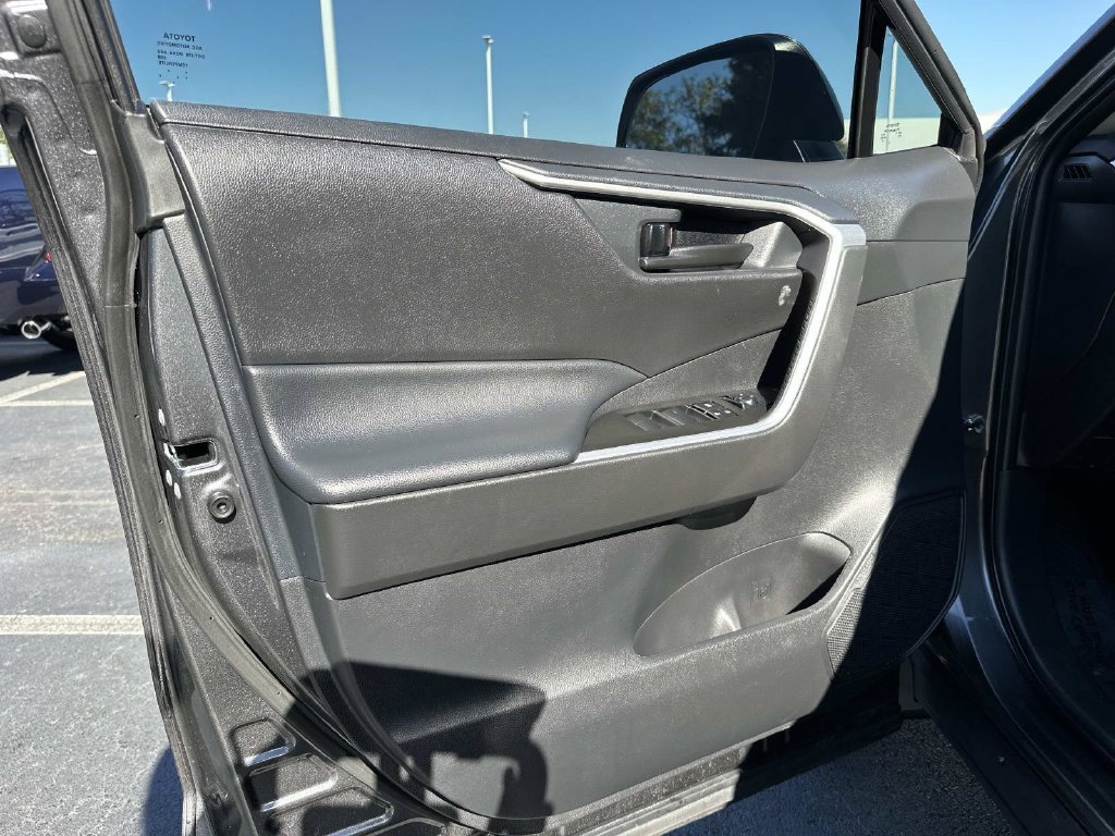 Used 2025 Toyota RAV4 LE FWD image 20