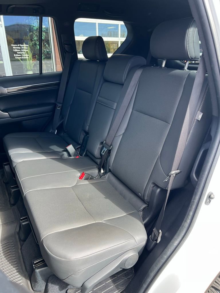 Used 2023 Lexus GX 460 Premium w/ Premium Package AWD/4WD image 16