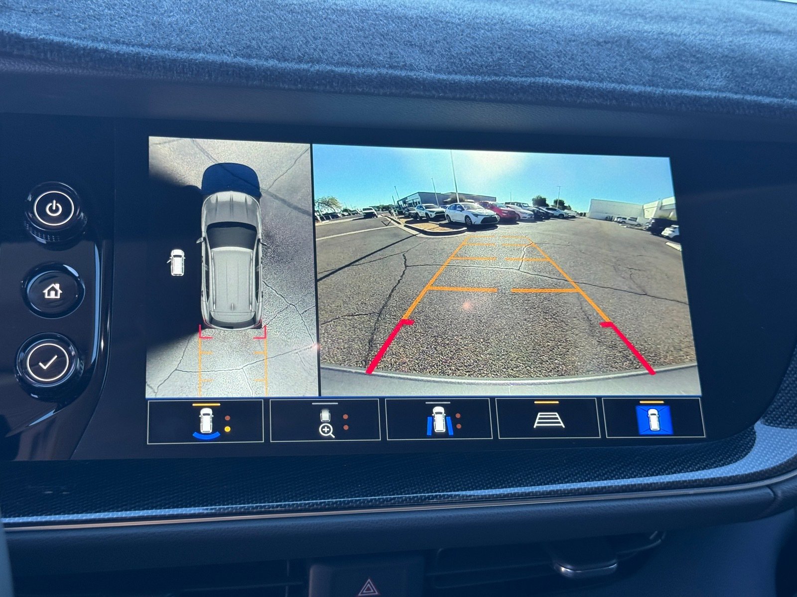 Used 2022 Buick Envision Essence w/ Technology Package II image 27